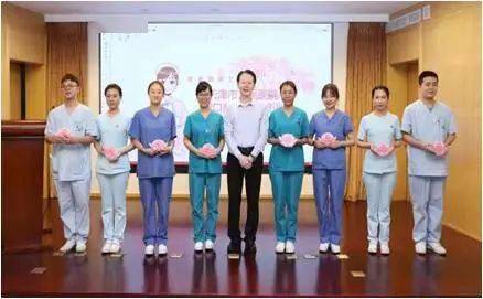 展禮儀風采 樹巾幗形象——市人民醫院開展窗口服務禮儀培訓側記